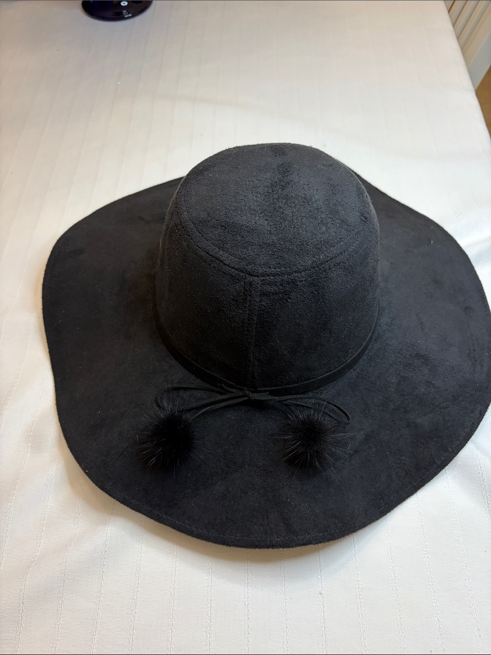 Black Wide-Brim Pom-Pom Women's Hat